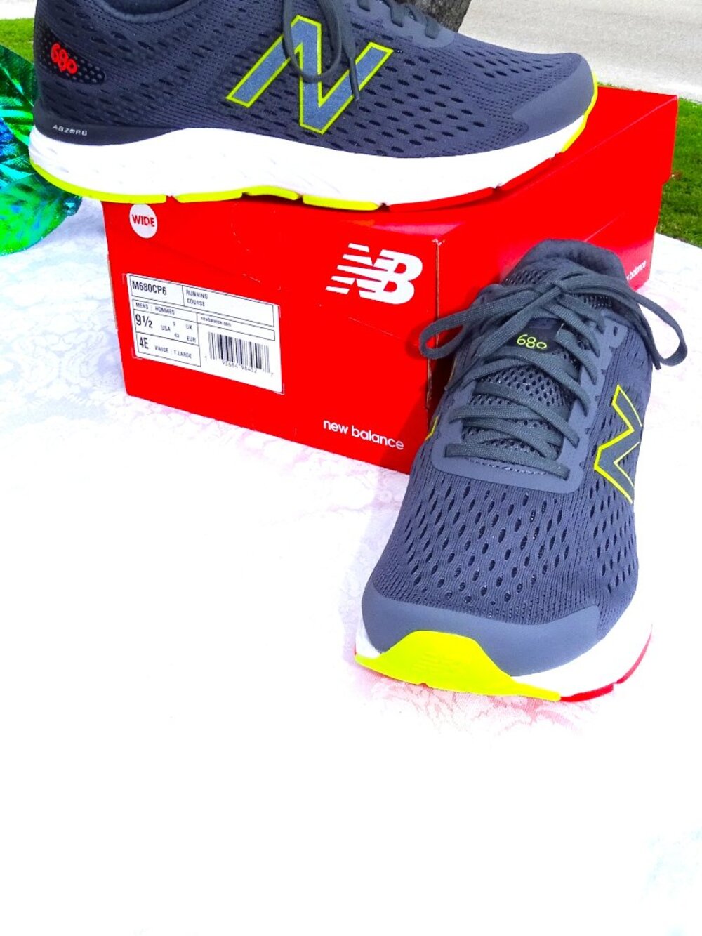 Men's New Balance Running Shoe Gray and Yellow  9 1/2 4E